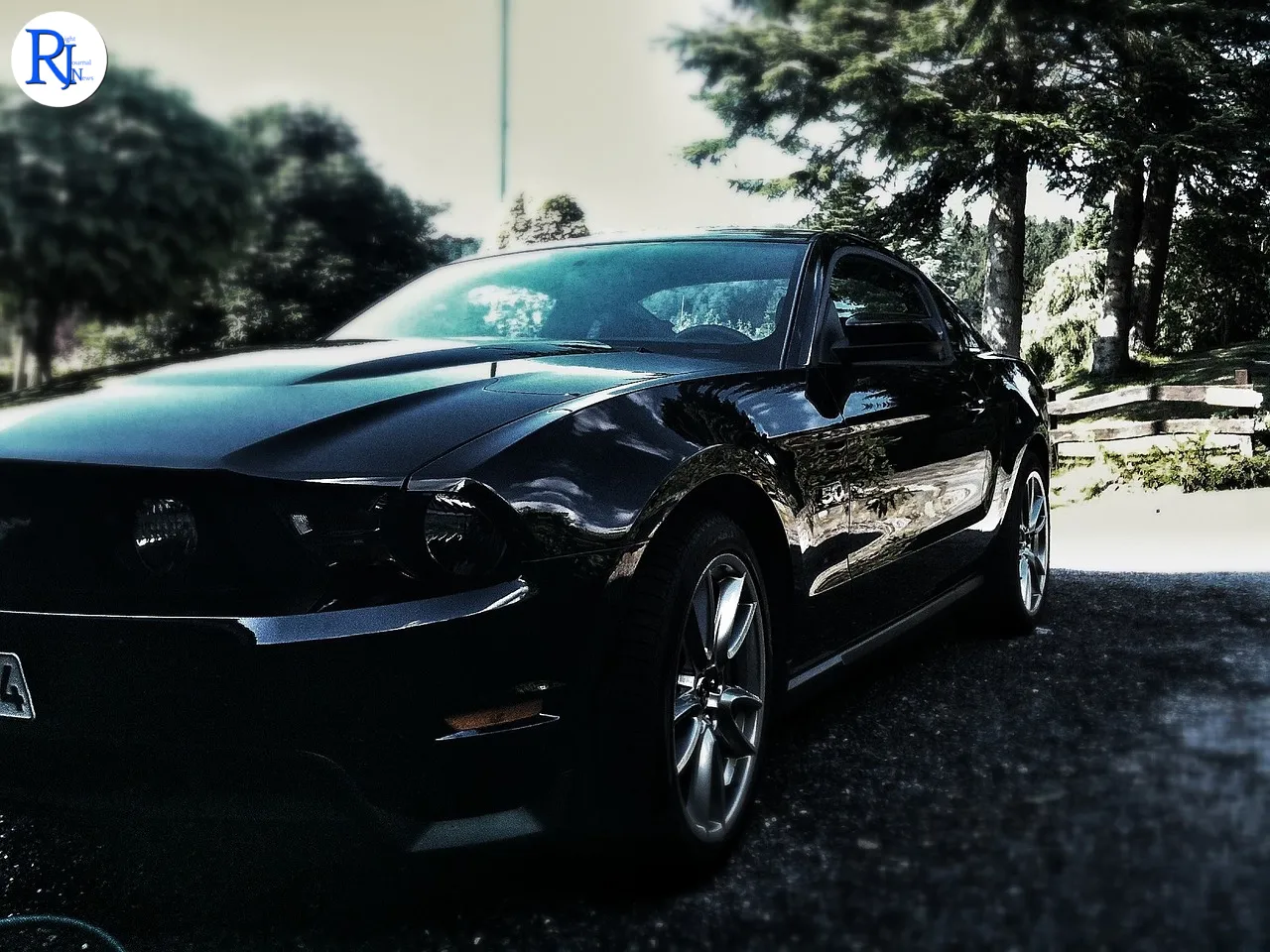 Clash of the Titans: Ford Mustang Takes on Alpine A110 in a Battle of Styles